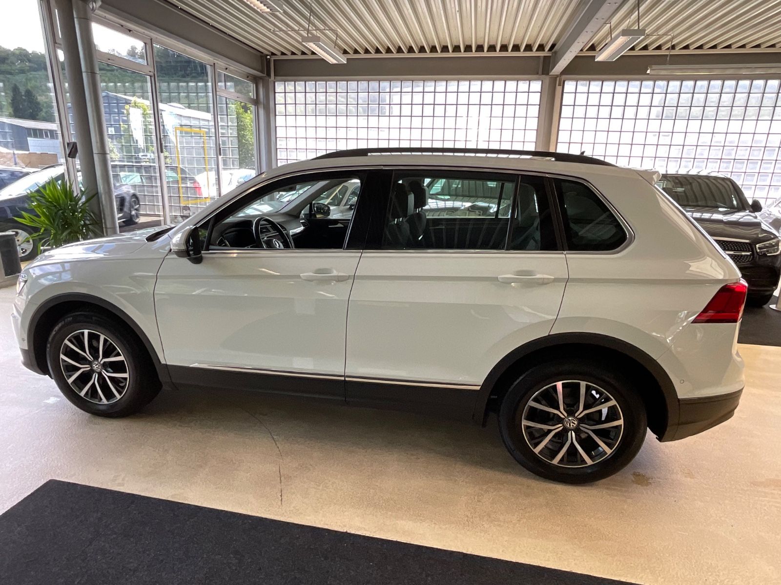 Fahrzeugabbildung Volkswagen Tiguan Comfortline 2.0TDI *DIGITALTACHO*LED*360°
