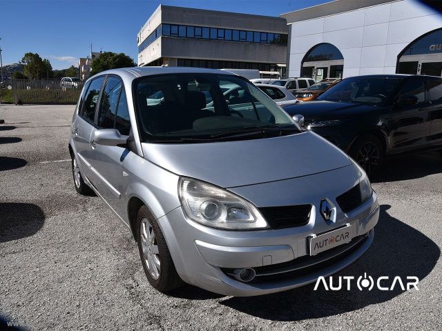 Renault RENAULT Scénic 1.5 dCi 105 CV Dynamique