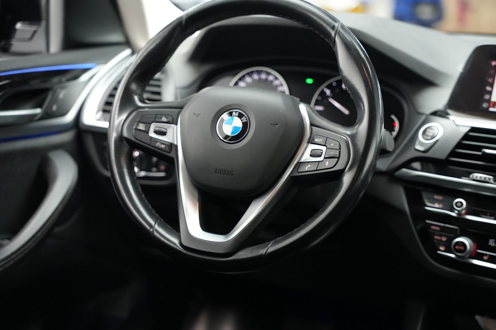 Fahrzeugabbildung BMW X3 xDrive 20 d xLine *Shadow-Line*LED*Leder*SHZ