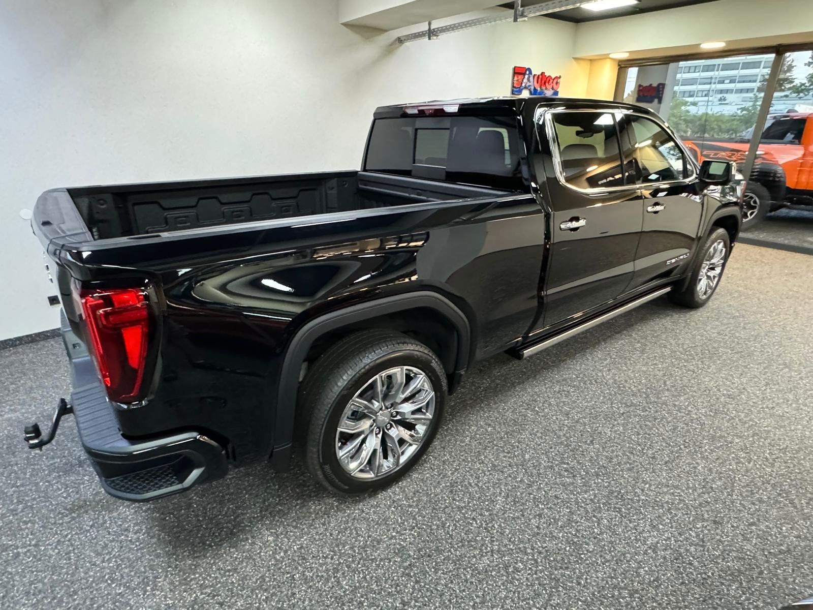 Fahrzeugabbildung GMC SIERRA DENALI 2026 - 4x4-LONG BOX 6.4"
