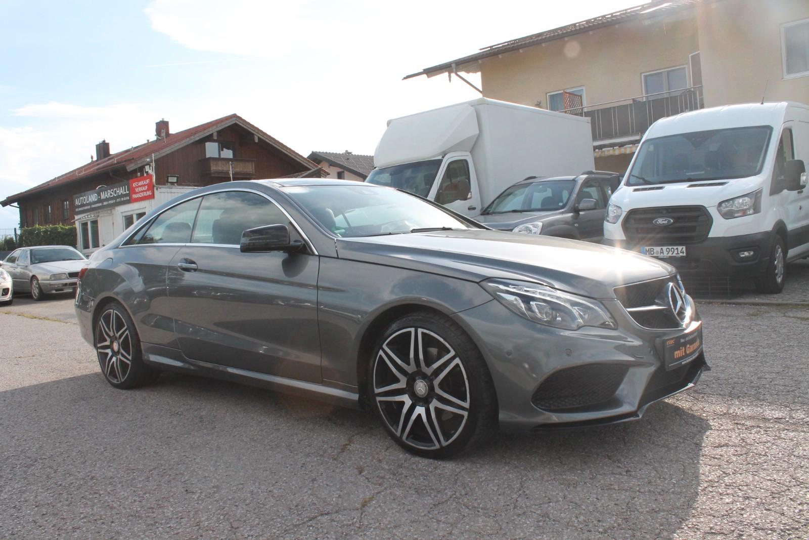 Mercedes-Benz E 220d AMG-LINE NAVI RFK PANO LED MEMORY