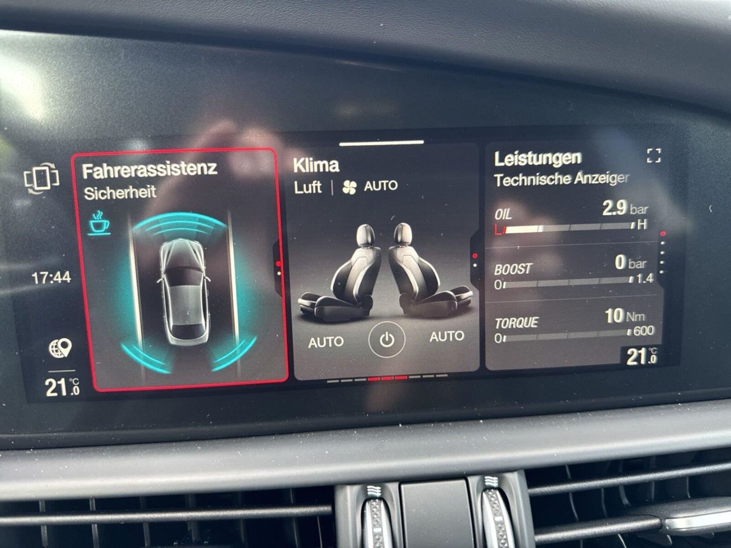 Fahrzeugabbildung Alfa Romeo Giulia Quadrifoglio 2.9 V6 Bi-Turbo