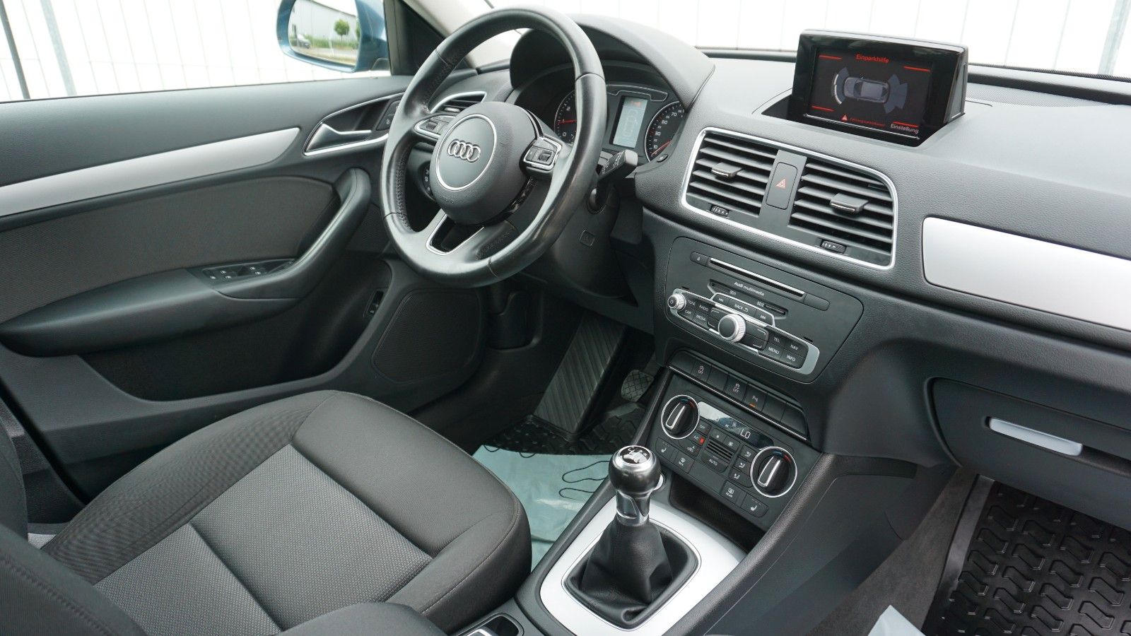 Fahrzeugabbildung Audi Q3 S Line, Navi, LED, AHK, Keyless, Start & Stop