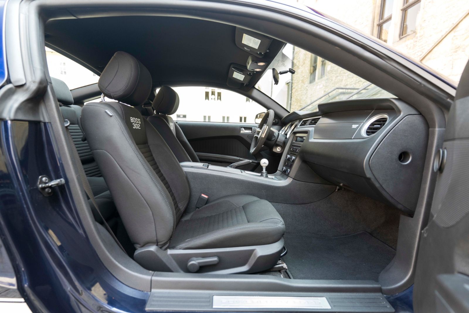 Fahrzeugabbildung Ford Mustang BOSS 302 5.0L FORD RACING ALCANTARA