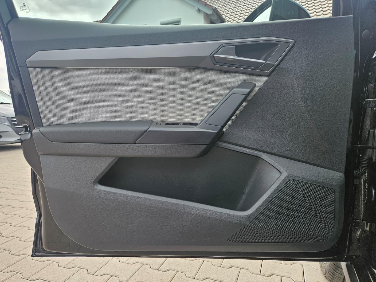 Seat Arona 1.5 TSI DSG FR Black Edition*LED*ACC*