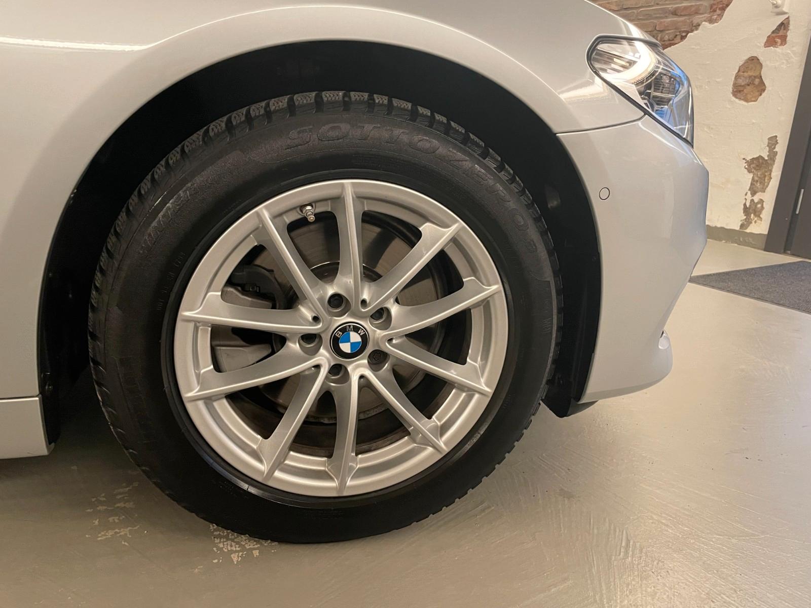 BMW 520 d xDrive Luxury Line *** Vollausstattung ***