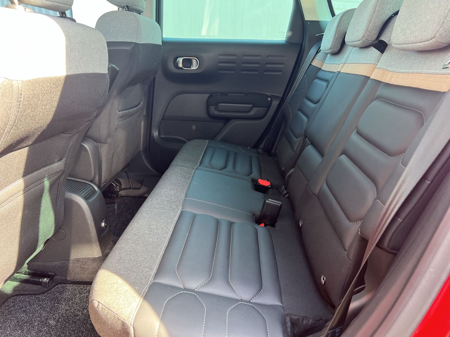 Fahrzeugabbildung Citroën C3 Aircross Shine Pack 1.2 PT 110 CarPlay Navi