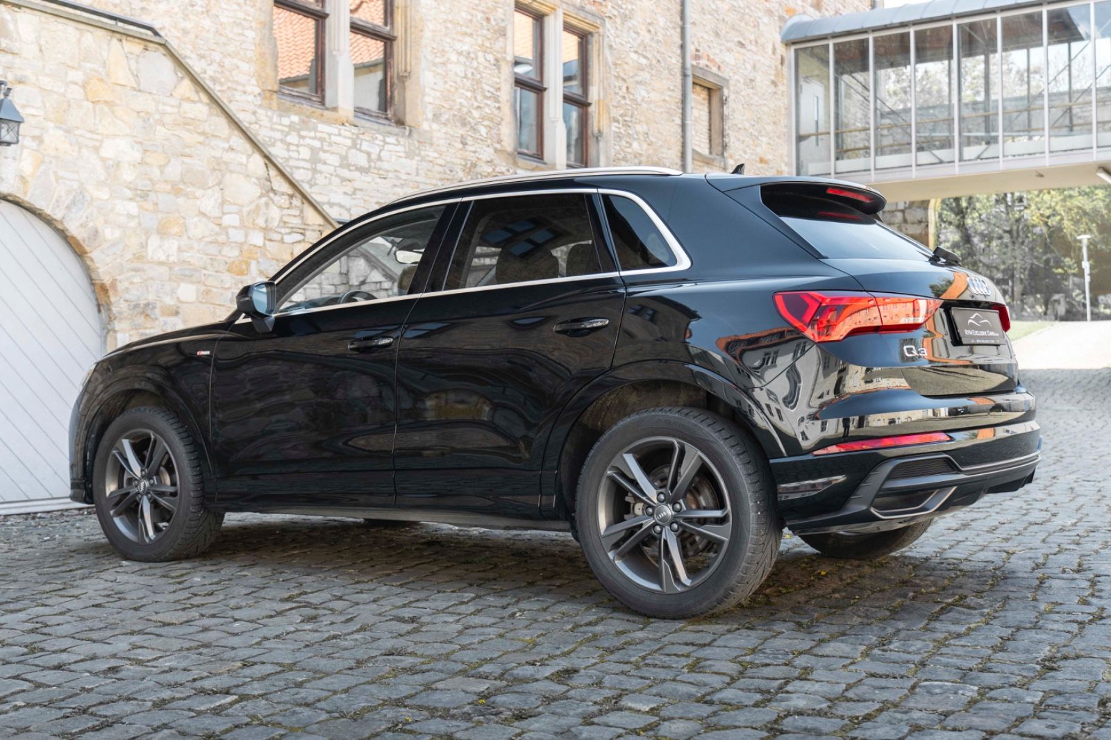 Fahrzeugabbildung Audi Q3 Quattro S-Line KAM NAV TOTW SPUR LED CARPLAY