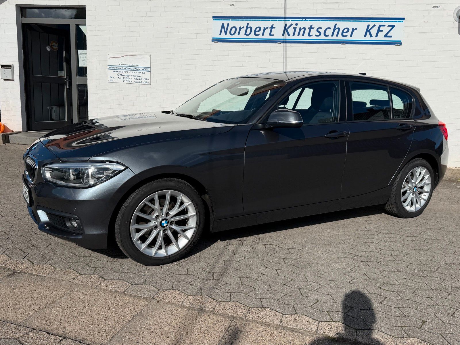 BMW 120 i Advantage 8 G Automatik LED Navi SHZ
