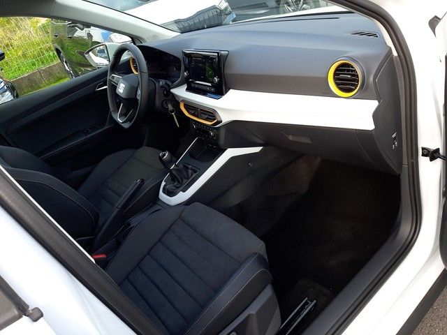 Fahrzeugabbildung Seat Arona Style 1.0TSI LED SitzHz 18" Klimaaut. 0,99