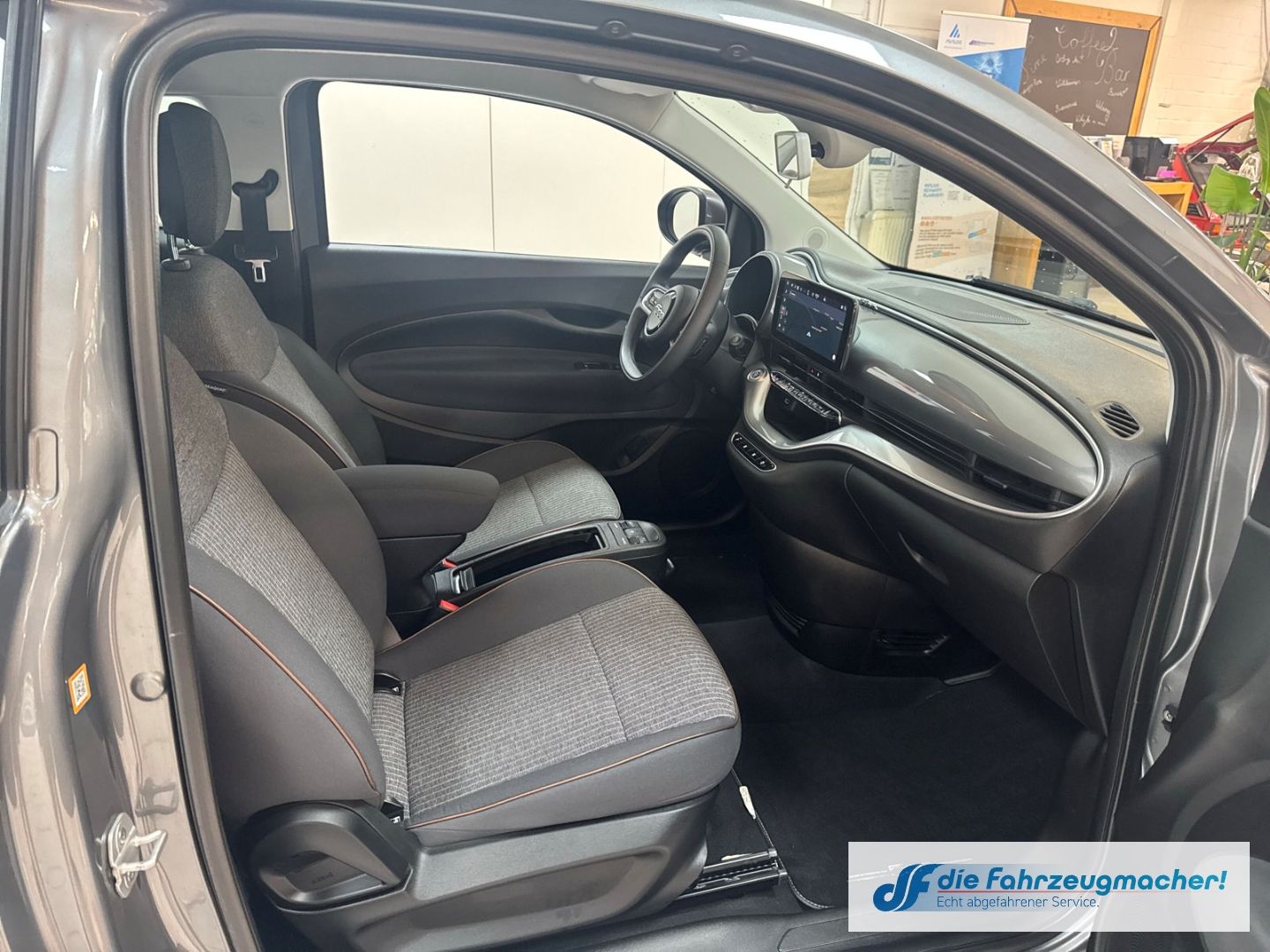 Fahrzeugabbildung Fiat 500 e Icon Navi Digitales Cockpit Memory Sitze A