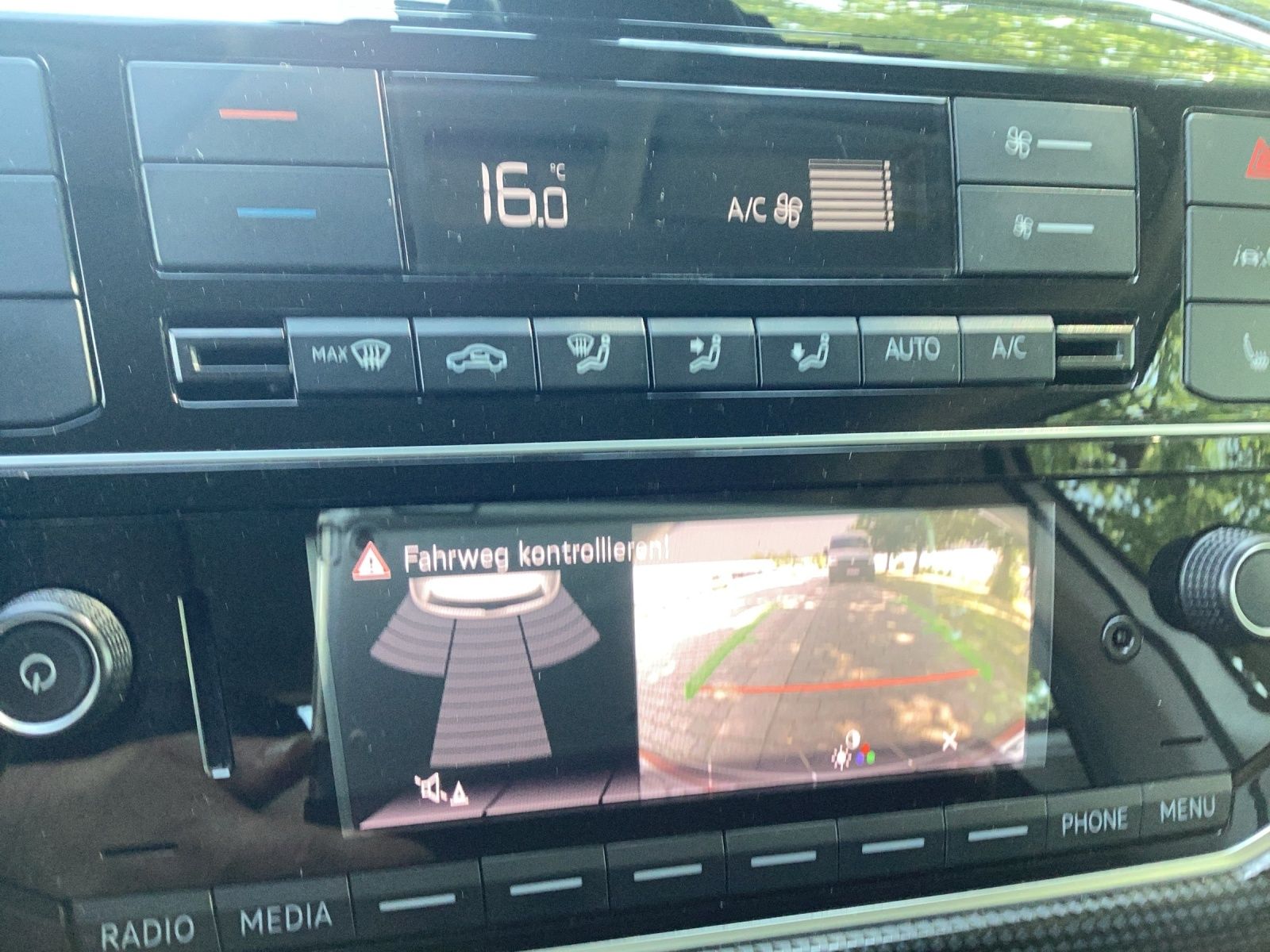 Fahrzeugabbildung Volkswagen up! GRA NSW REAR VIEW CLIMATRONIC