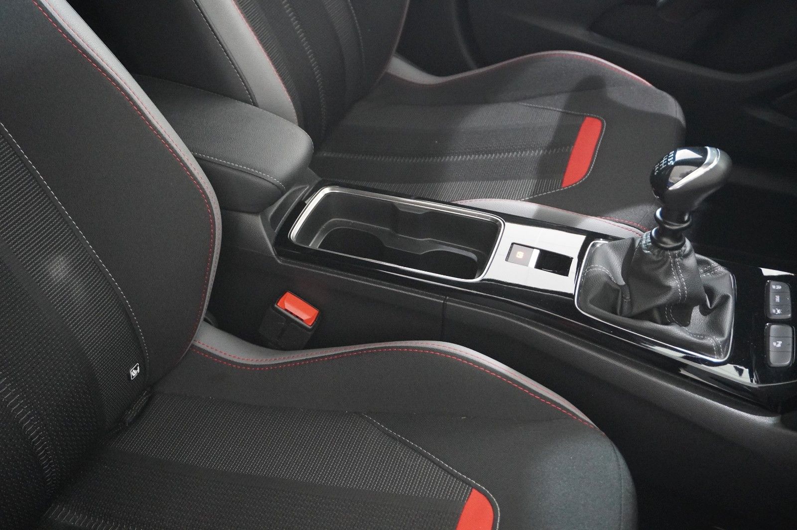 Fahrzeugabbildung Opel Mokka GS SPORT 1.2T NAVI/LED/KAMERA/SPORT/DAB+