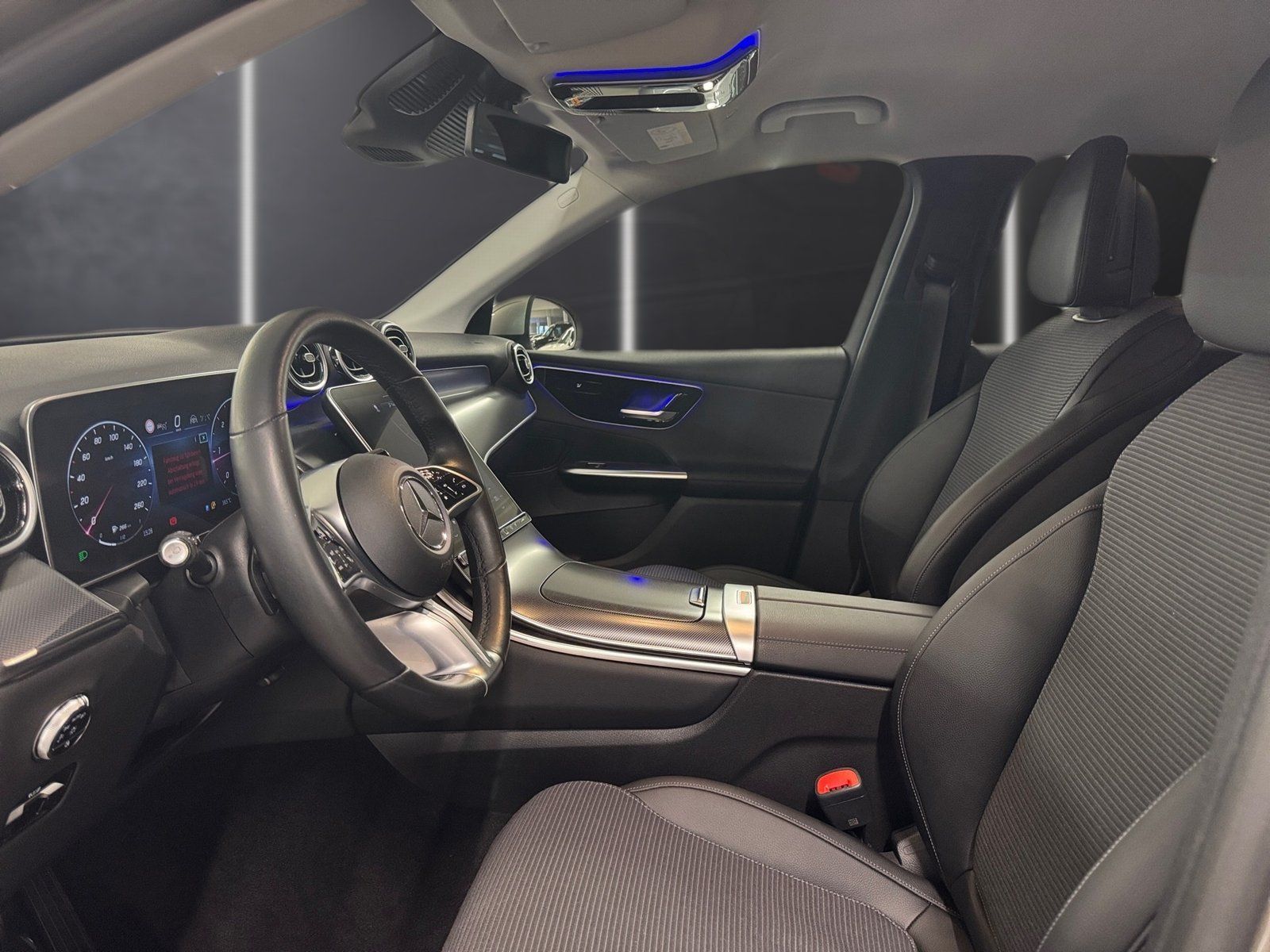 Fahrzeugabbildung Mercedes-Benz GLC 220 d 4M*Avantgarde*Distronic*AHK*DigiLight