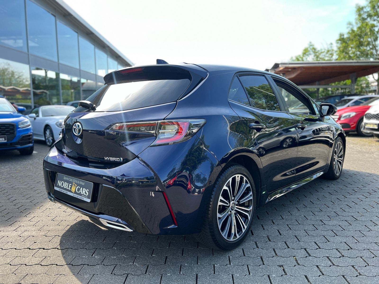 Fahrzeugabbildung Toyota Corolla 2.0 Hybrid Team D JBL LED RFK NAVI SHZ