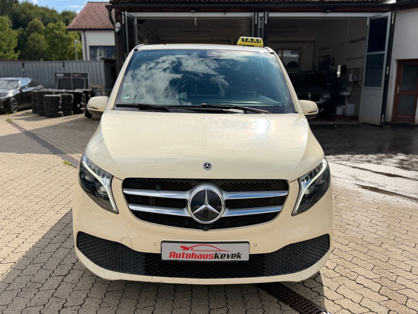 Fahrzeugabbildung Mercedes-Benz V 250 d 4MATIC extralang |360°|LED|TAXI