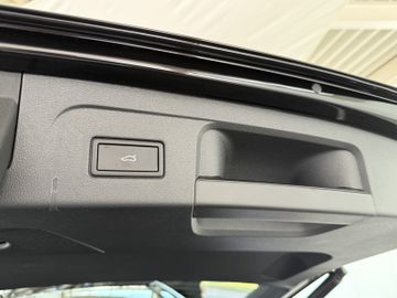 Volkswagen Touran 1.5 TSI DSG COMFORTLINE LED KAMERA 7S AHK