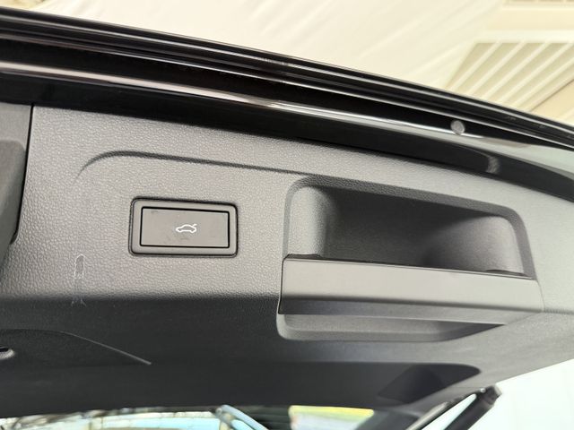 Volkswagen Touran 1.5 TSI DSG COMFORTLINE LED KAMERA 7S AHK