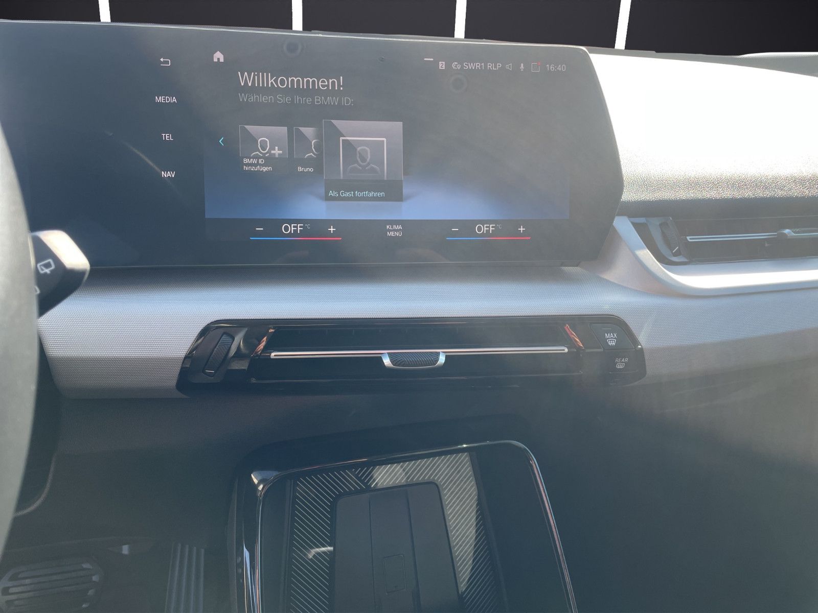 Fahrzeugabbildung BMW X1 23 i xDrive Shadow*Shzg*Pano*Navi*Cam