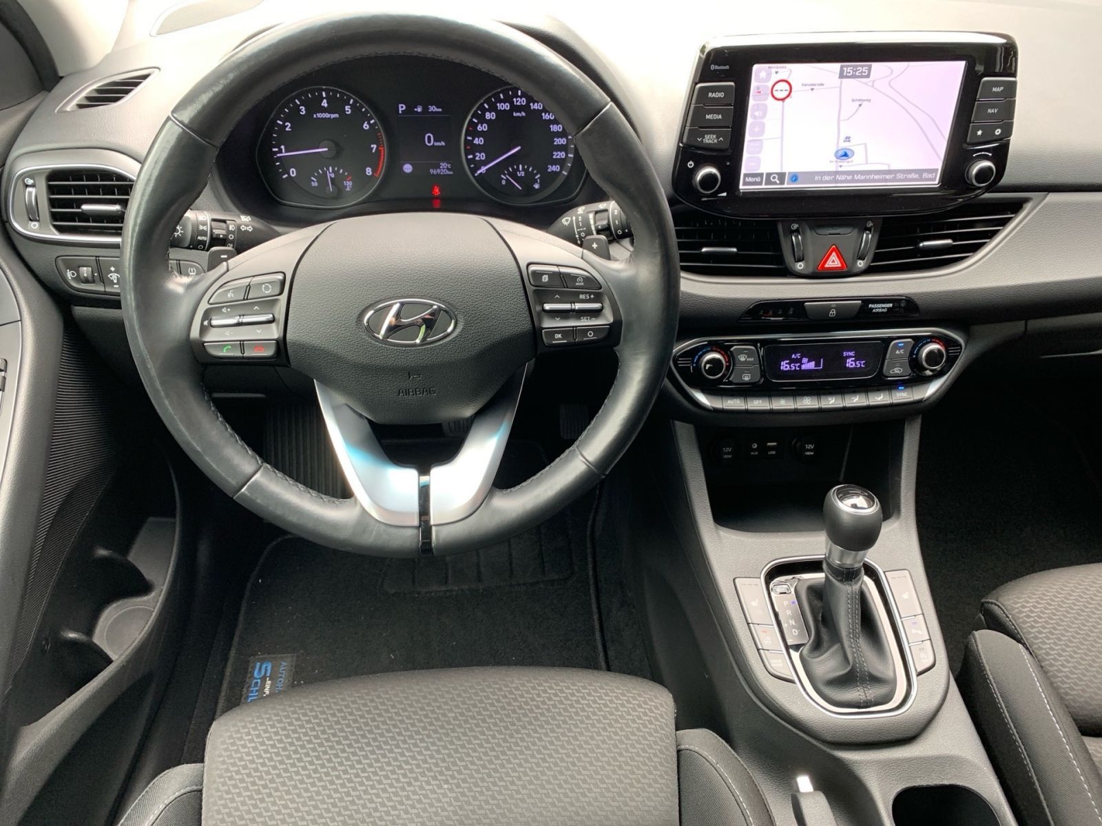 Fahrzeugabbildung Hyundai i30 7-DCT 1.4 T-GDI YES! Plus Standheizung
