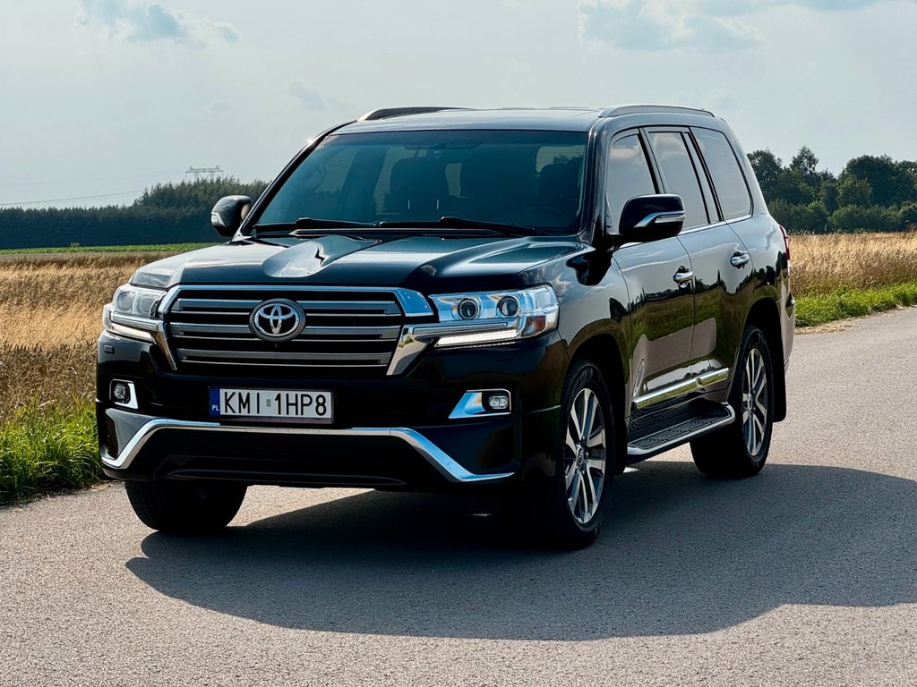 Image of Toyota Land Cruiser