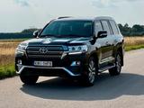 Toyota Land Cruiser 200 4.6 V8 VXR  - schwarze Toyota Land Cruiser