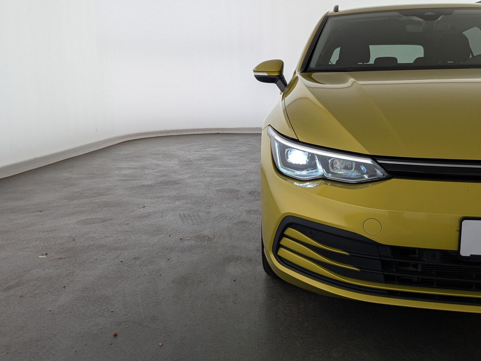 Volkswagen Golf VIII 1.5 eTSI Life OPF LED+NAVI+ACC+SHZ+AHK, миниатюра 3