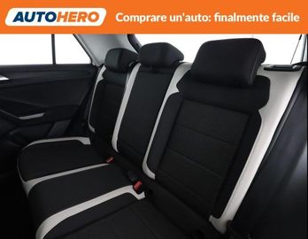 Volkswagen T-Roc - 9