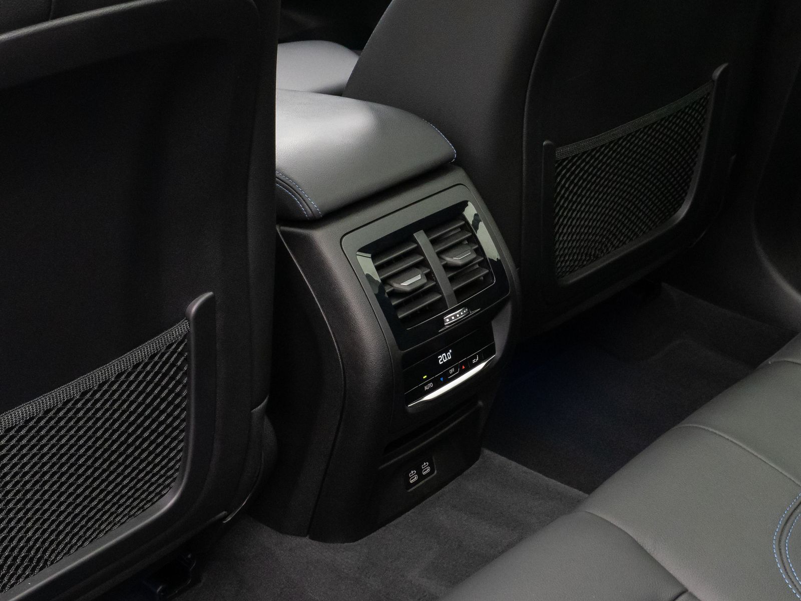 Fahrzeugabbildung BMW X3 xD30d M Sport Kamera Panorama DAB AHK 21Zoll