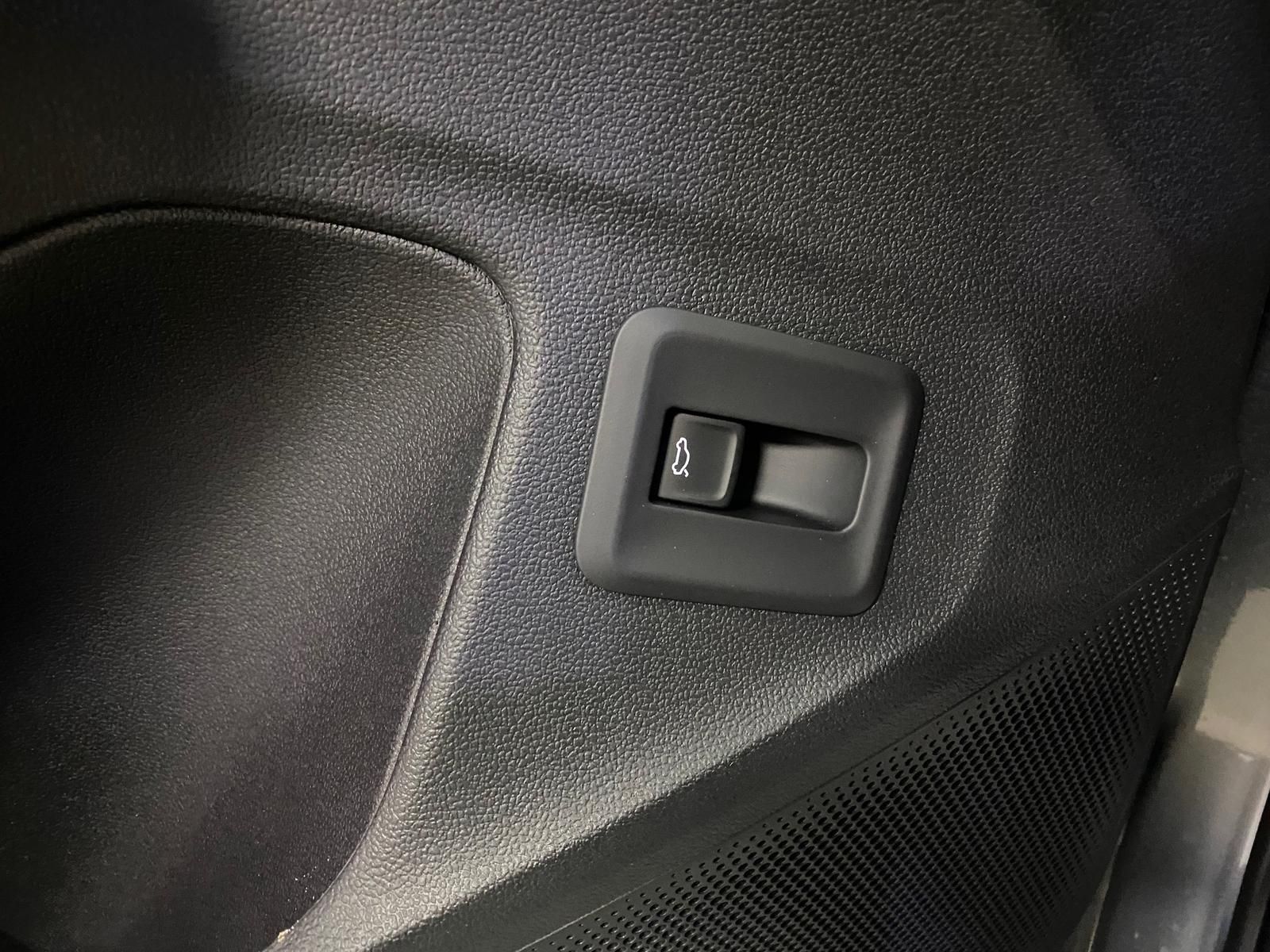 Fahrzeugabbildung Volkswagen T-Roc 1.5 eTSI R-Line NEUES MODELL AHK+ACC+KAMER