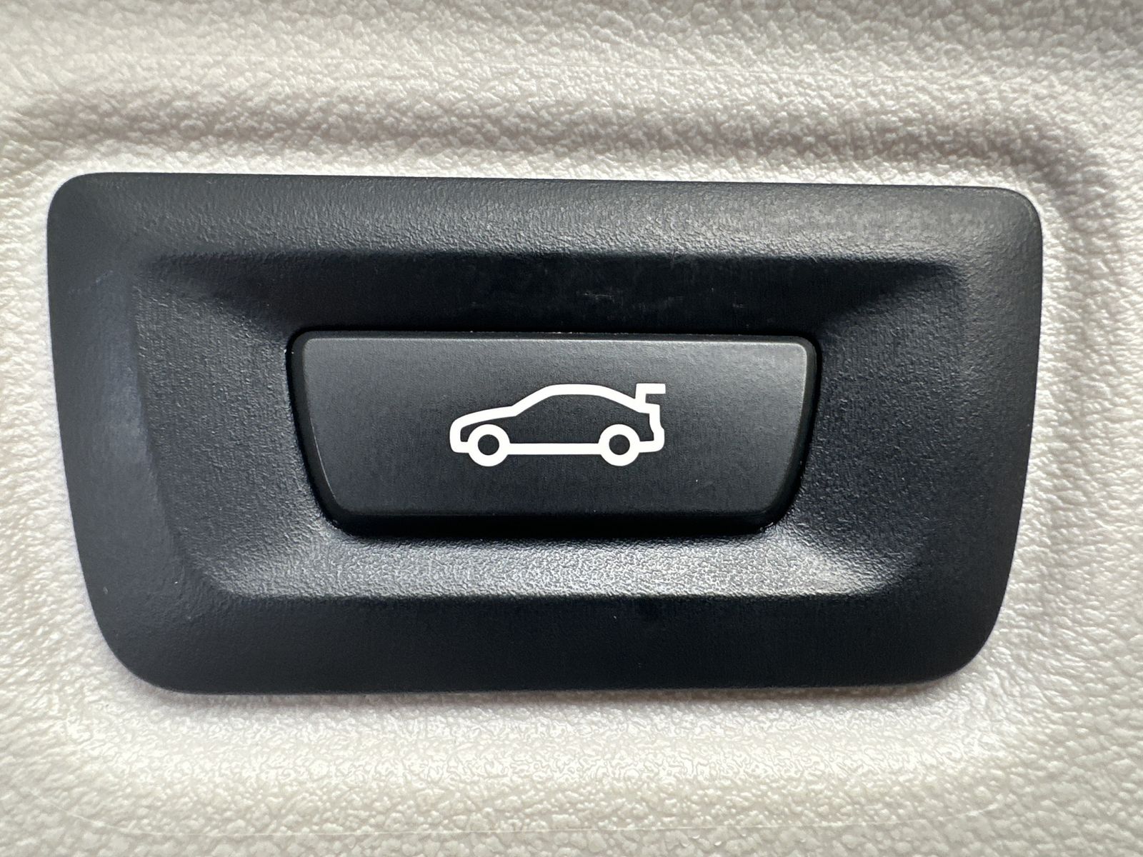 Fahrzeugabbildung BMW 320d Touring xDrive Sport-Line NAV+LED+AHK+HIFI