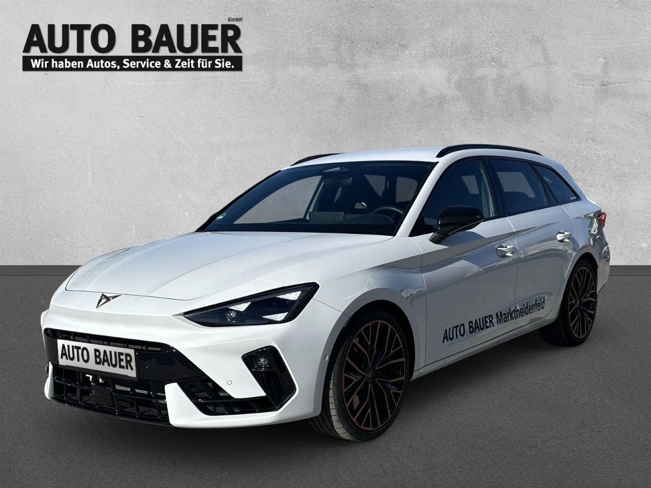 Fahrzeugabbildung CUPRA Leon Sportstourer VZ 2.0 TSI 333 PS DSG 4Drive - mit KI generiert/bearbeitet