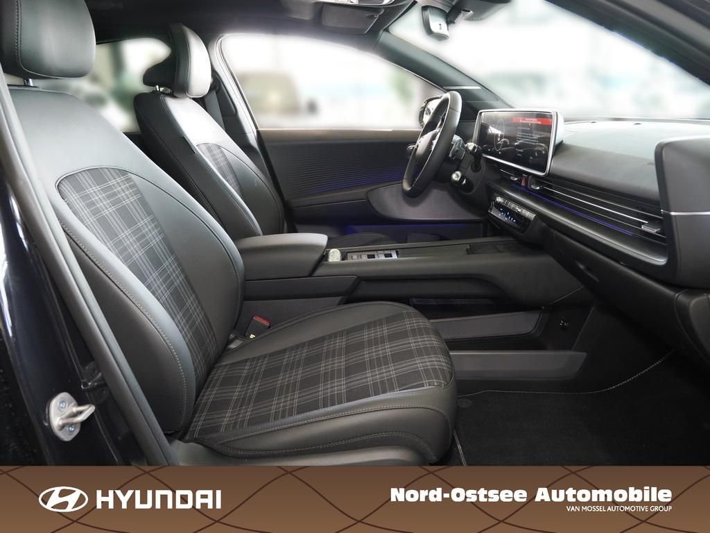 Fahrzeugabbildung Hyundai IONIQ 6 First Edition Elektro 4WD NAVI KAMERA