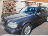 Mercedes-Benz Mercedes E 220 T W224 Kombi - Mercedes-Benz E 220 mit Benzin-Antrieb: Kombi, Automatik