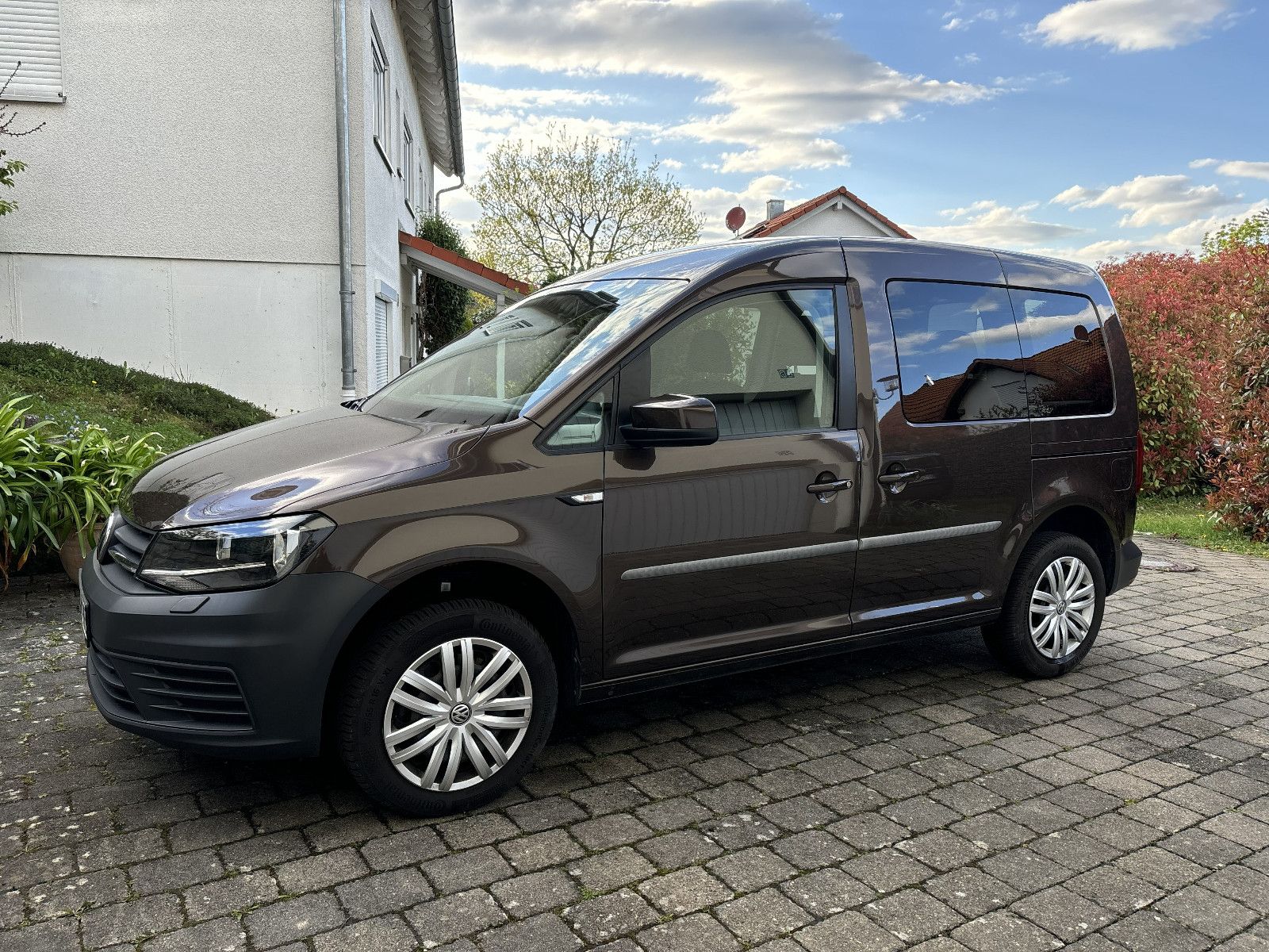 VW Caddy 1,4TSI  BMT Trendline Chestnut Brown