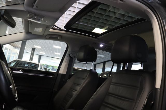 Fahrzeugabbildung Volkswagen Touran Comfortline BMT/Start-Stopp|PANO|LED|ACC|