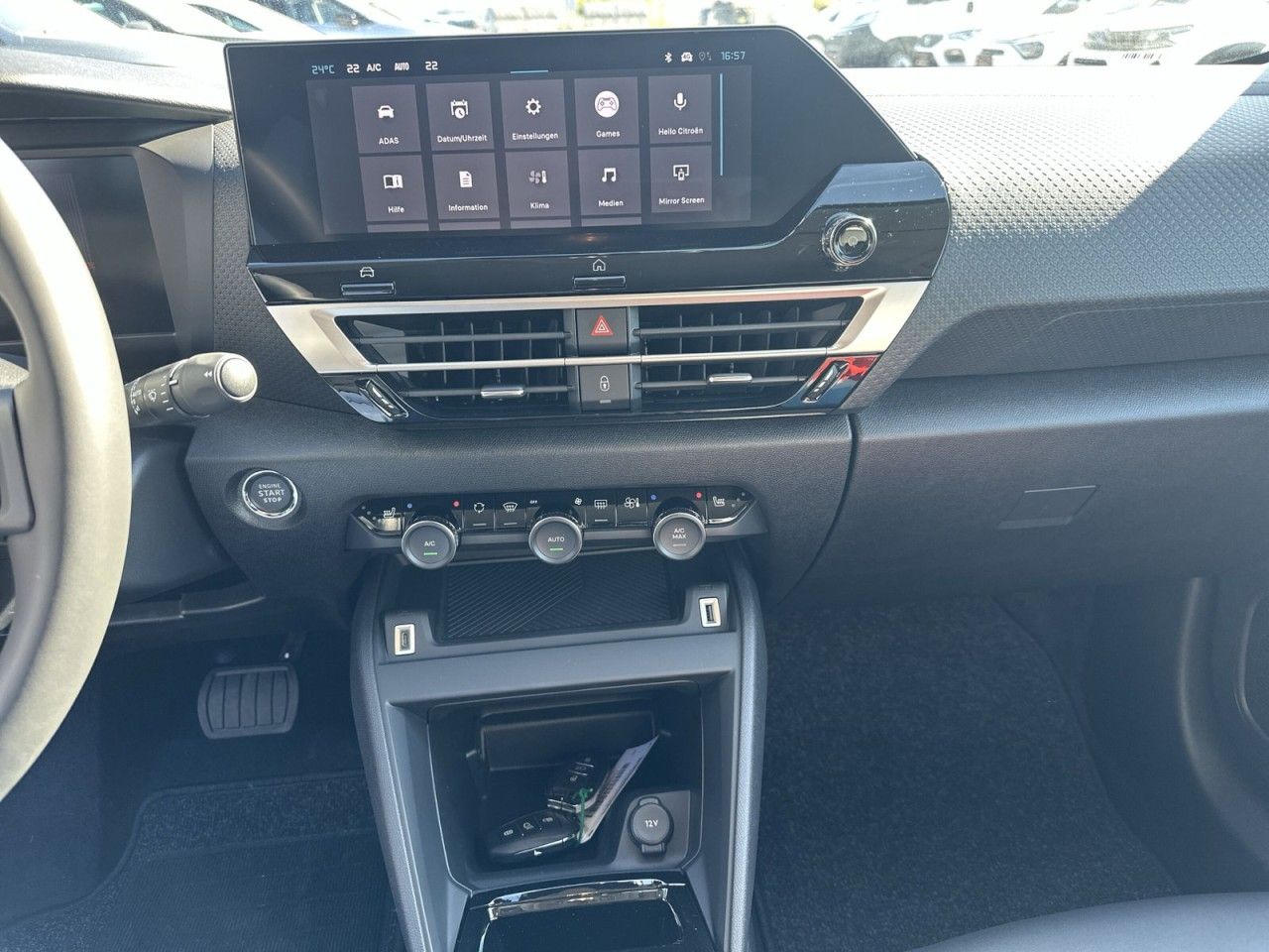 Fahrzeugabbildung Citroën C4 X Hybrid 145 Doppelkupplung 6-Gang MAX - mit KI generiert/bearbeitet