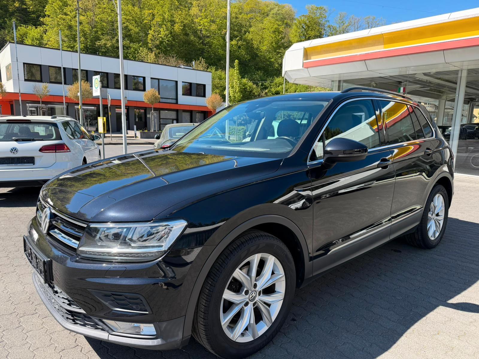 Volkswagen Tiguan Comfortline BMT,Pano,schwenkb.AHK,18-Zoll