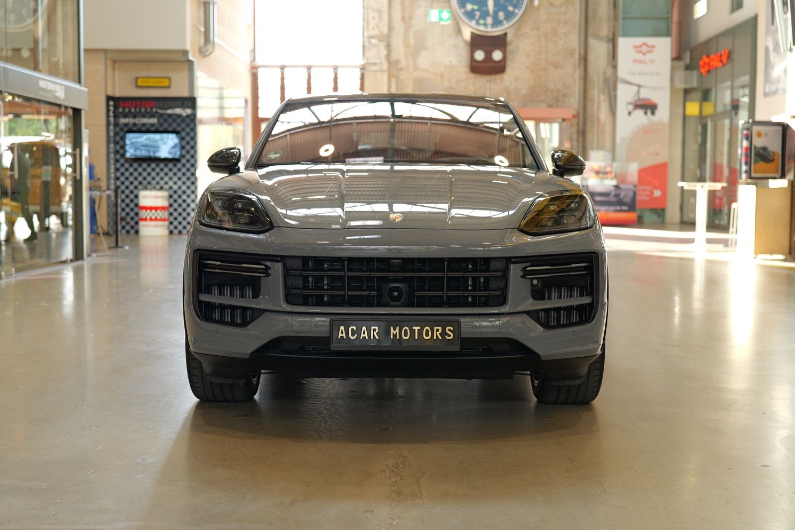 Porsche Cayenne Coupe Turbo E-Hybrid mit GT-Paket foto 2