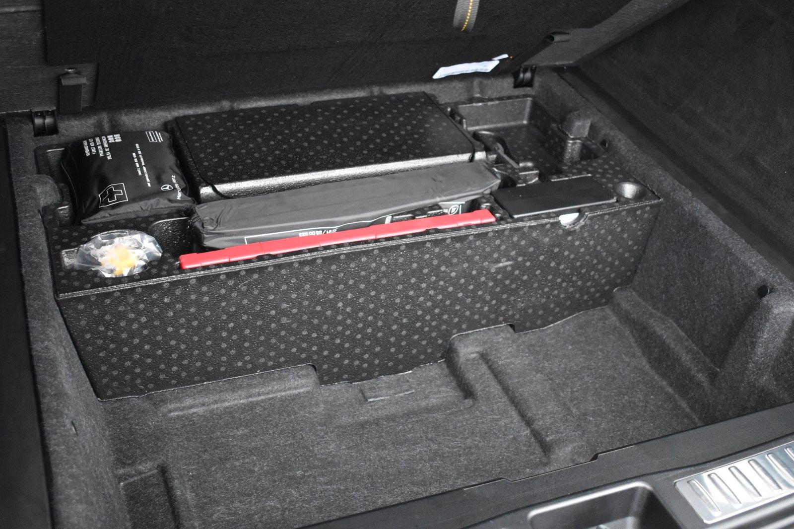 Fahrzeugabbildung Mercedes-Benz GLE 400 4Matic Distronic AHK 21* Keyless-go