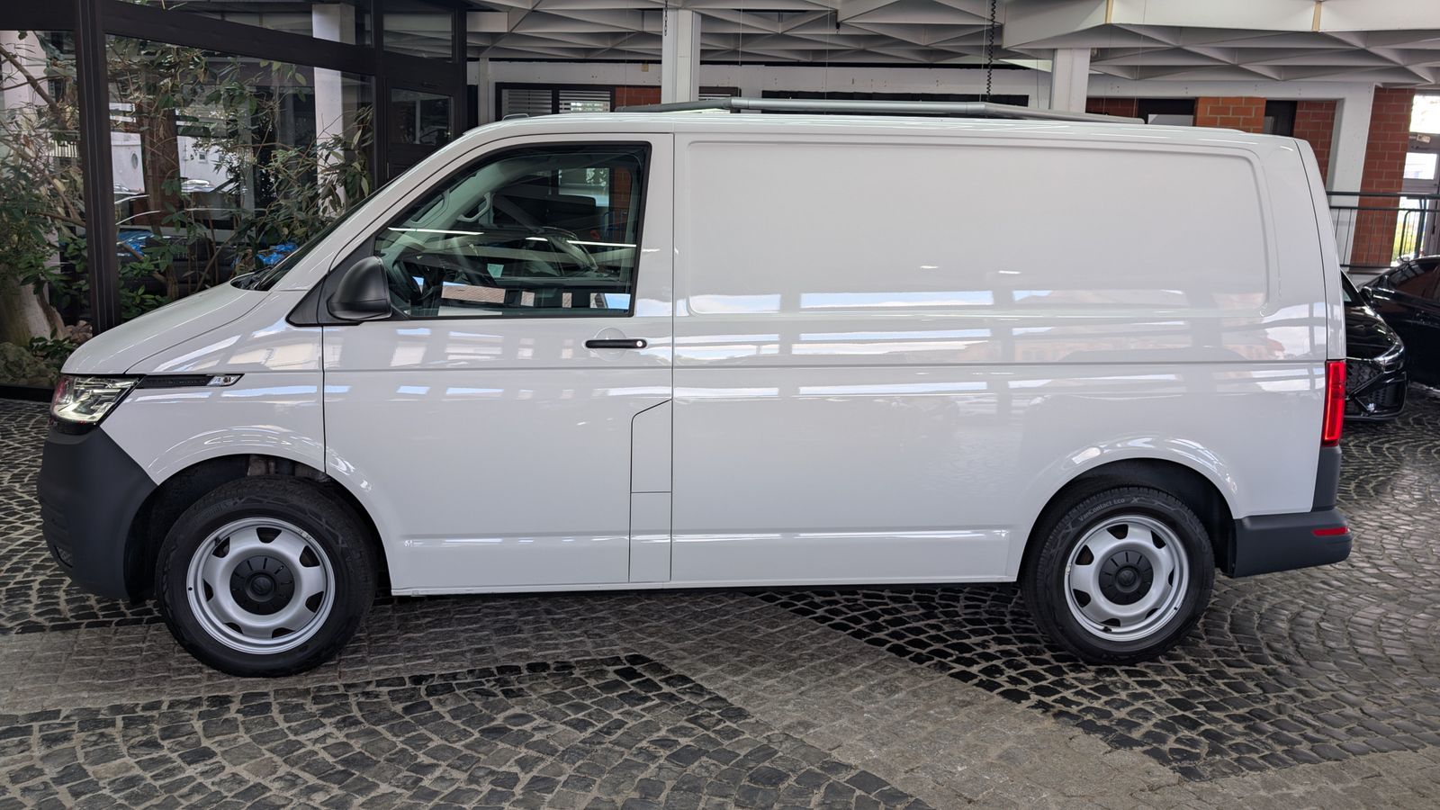 Fahrzeugabbildung Volkswagen T6 Transporter 6.1 LED*KAM*SHZ*SORTIMO-REGALE
