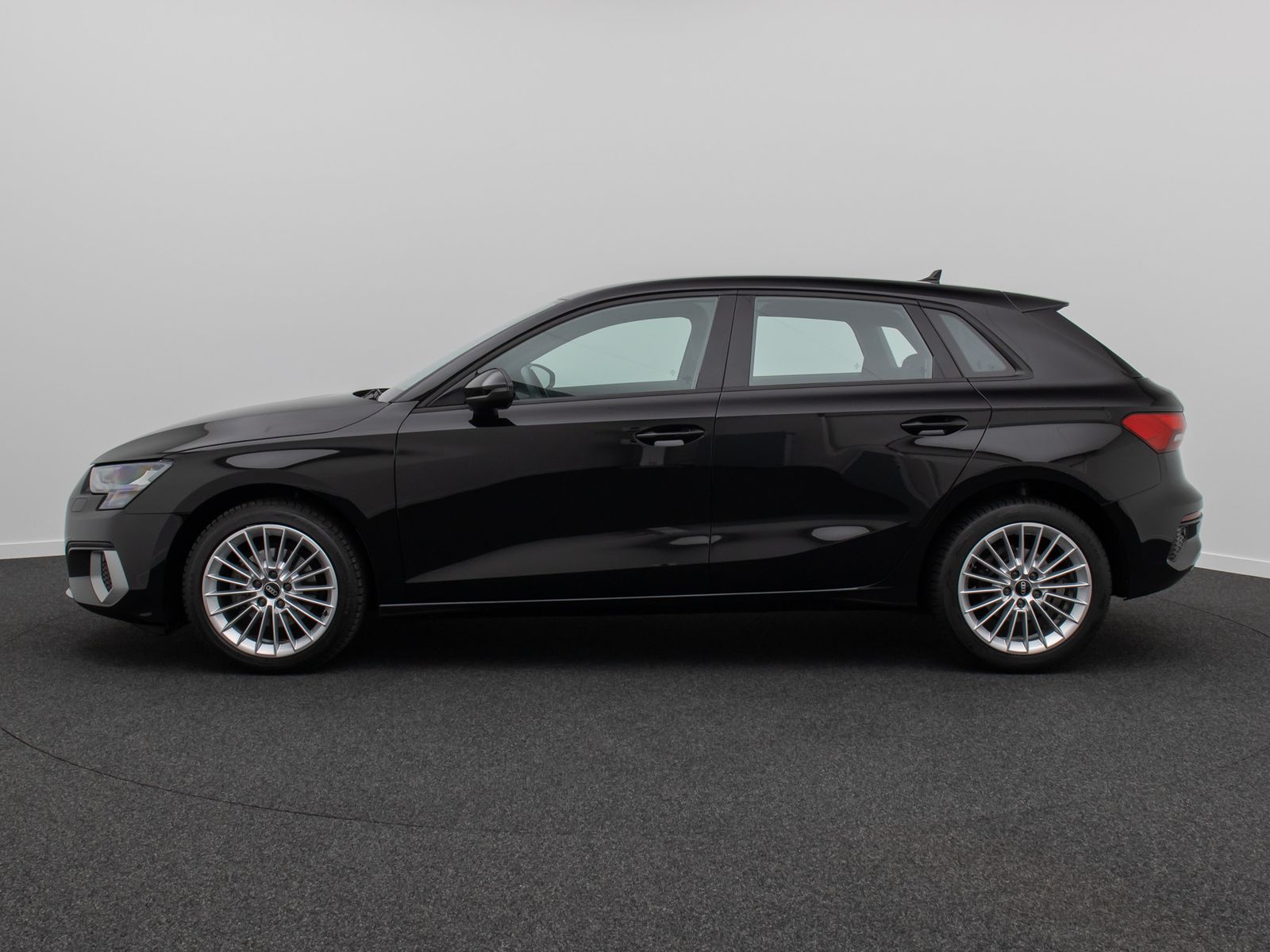 Fahrzeugabbildung Audi A3 30 TFSI S tronic Sportback PDC DAB FahrAssist