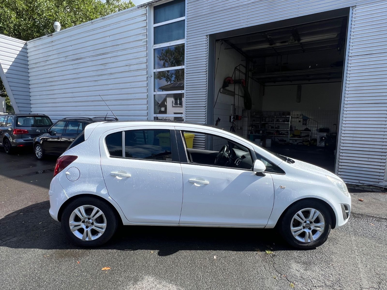 Fahrzeugabbildung Opel Corsa D 1.2 Color Edition