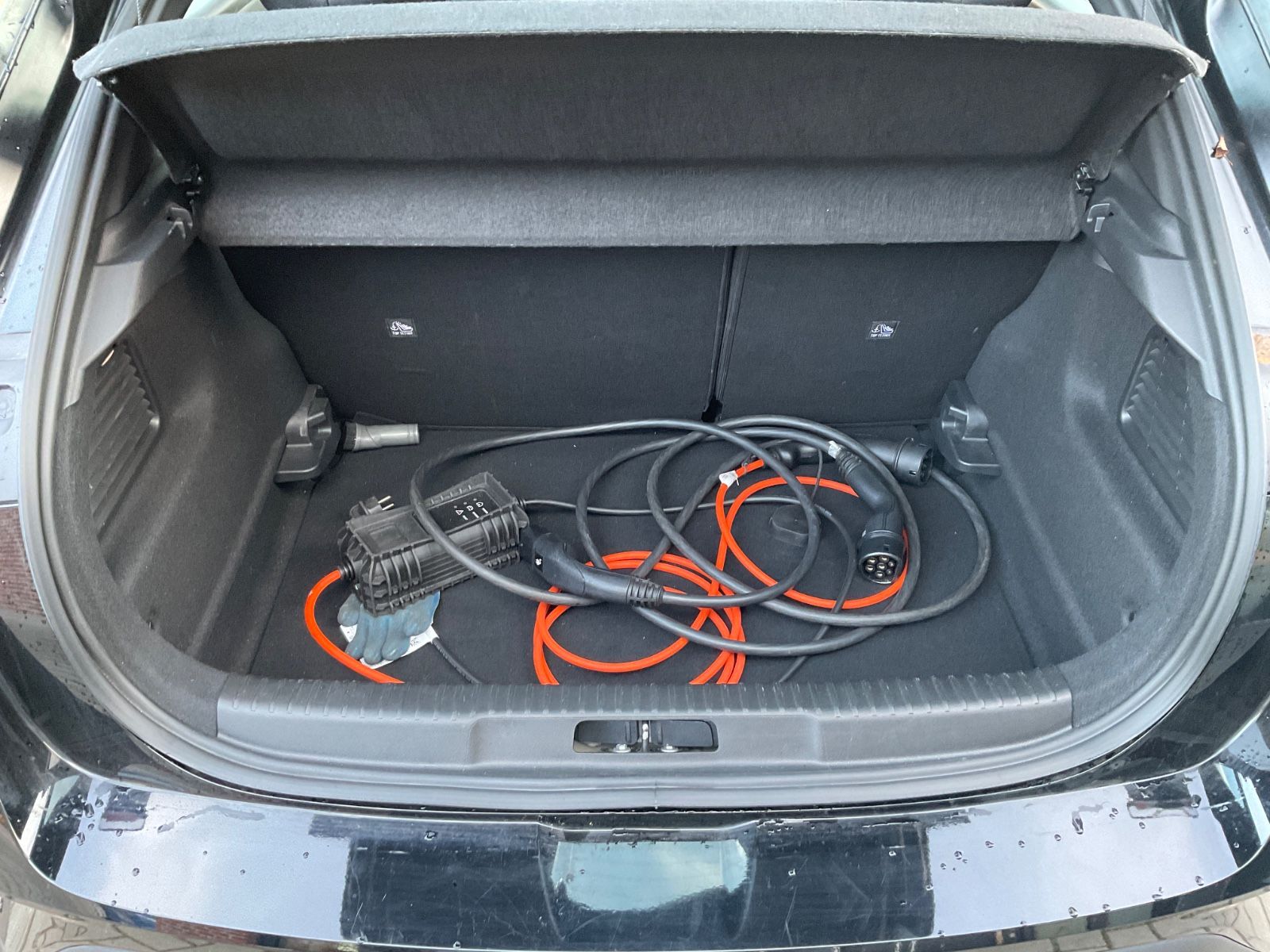Fahrzeugabbildung Opel Mokka-e 100 kW,Kamera,Navi,Telefon,50KWH