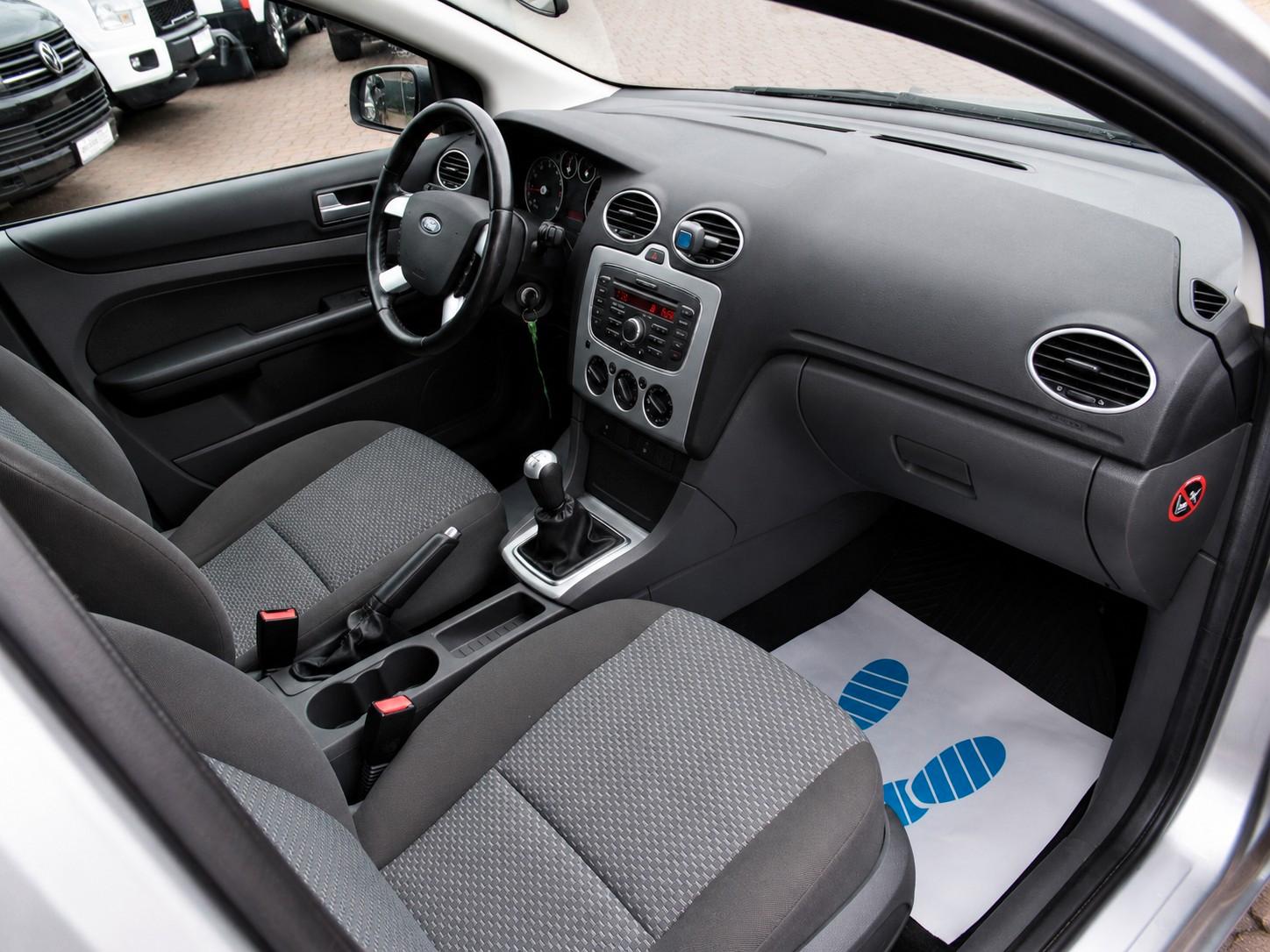 Ford Focus 2007 — photo 12