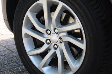Land-Rover Discovery Sport - 10