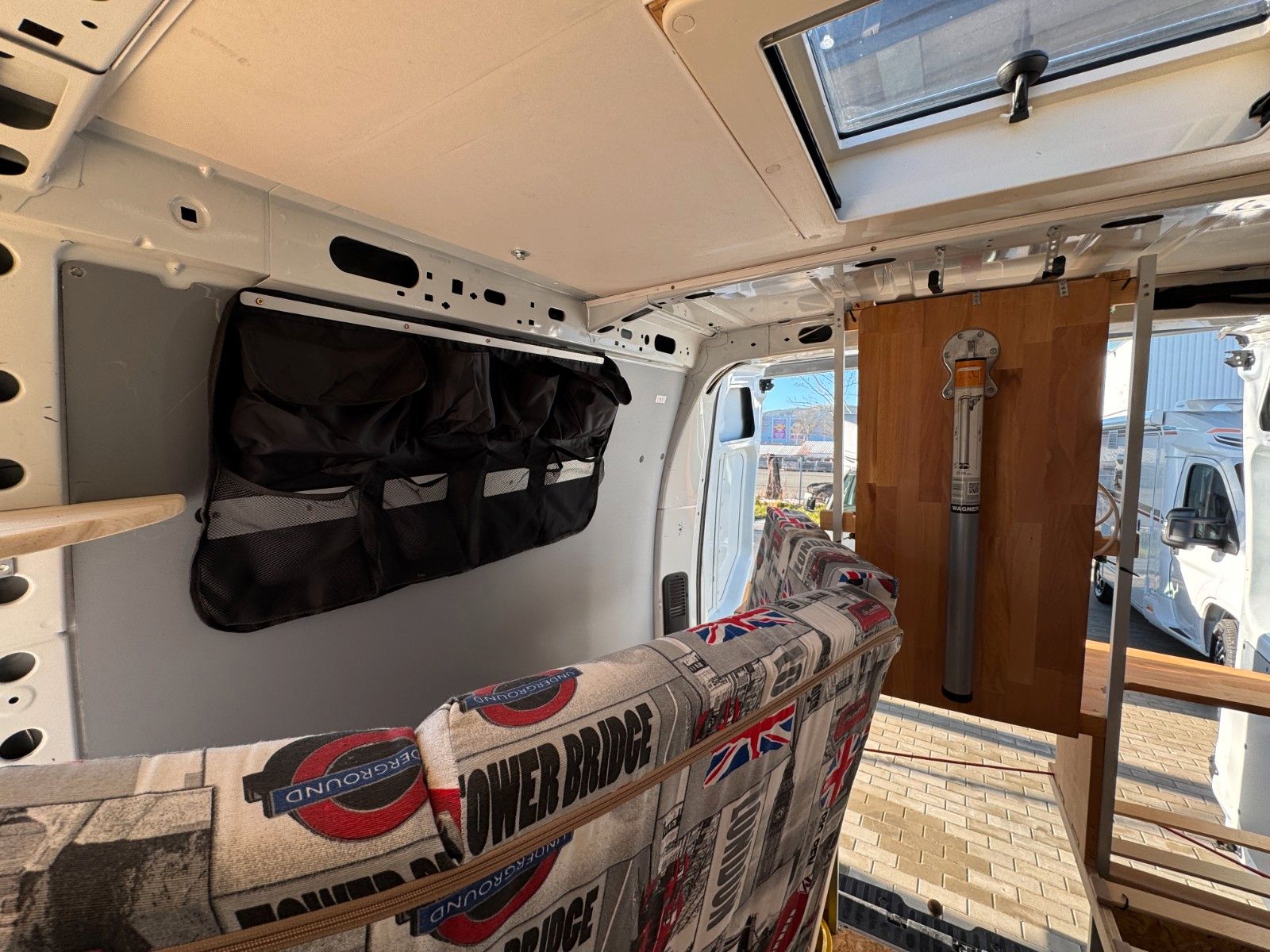Fahrzeugabbildung Opel Movano B Kasten/Kombi HKa L2H2 3,5t