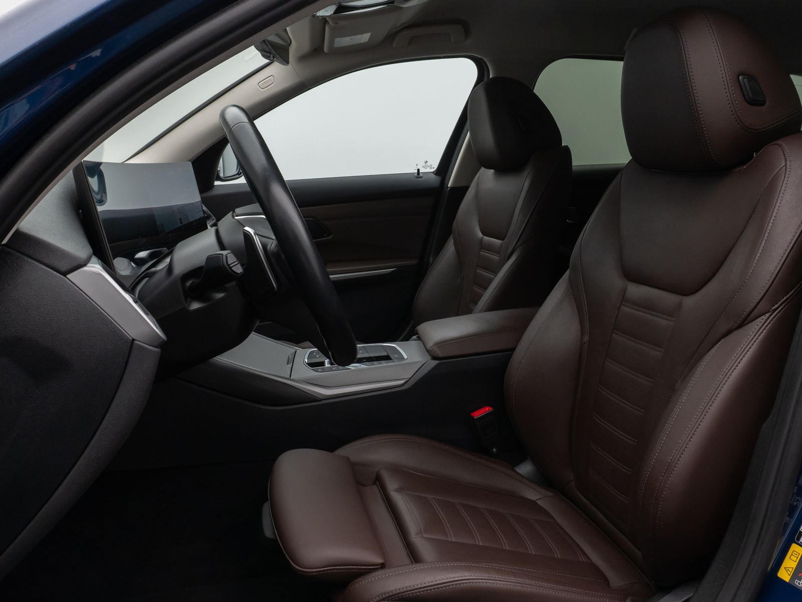 Fahrzeugabbildung BMW 330e xD Kamera HUD DAB Alarm Komfort LED Sport