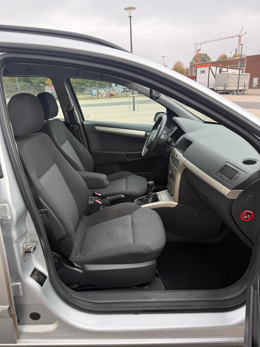 Opel Astra 2007 — photo 18