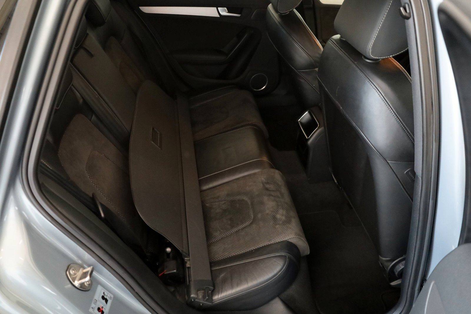 Fahrzeugabbildung Audi A4 Avant S line T.Leder,Navi,Xenon,SH.PDC